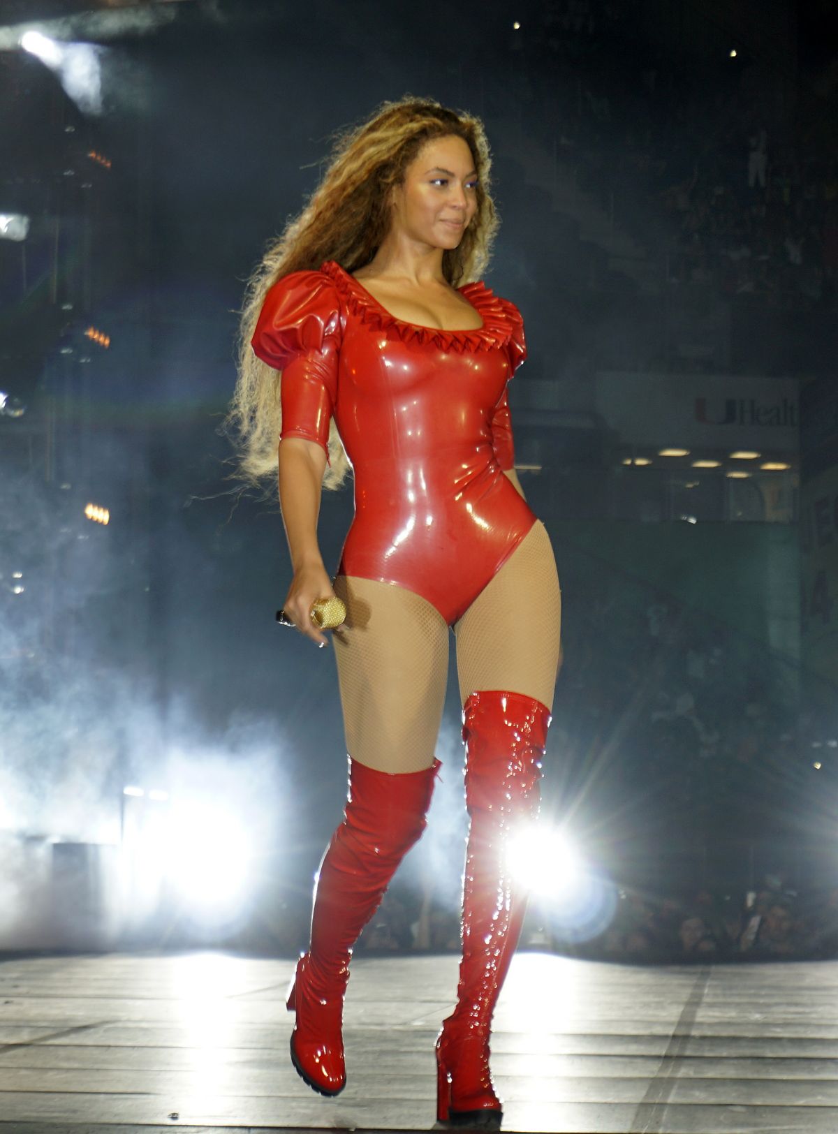 BEYONCE Performs at a Concert in Miami 04/27/0016 HawtCelebs