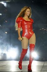 BEYONCE Performs at a Concert in Miami 04/27/0016