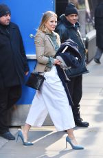 CAMERON DIAZ Leaves 