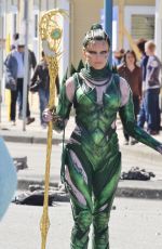 ELIZABETH BANKS on the Set of 