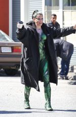 ELIZABETH BANKS on the Set of 
