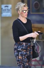 ELIZABETH BANKS Out for Coffee in Vancouver 04/20/2016