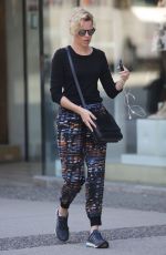 ELIZABETH BANKS Out for Coffee in Vancouver 04/20/2016