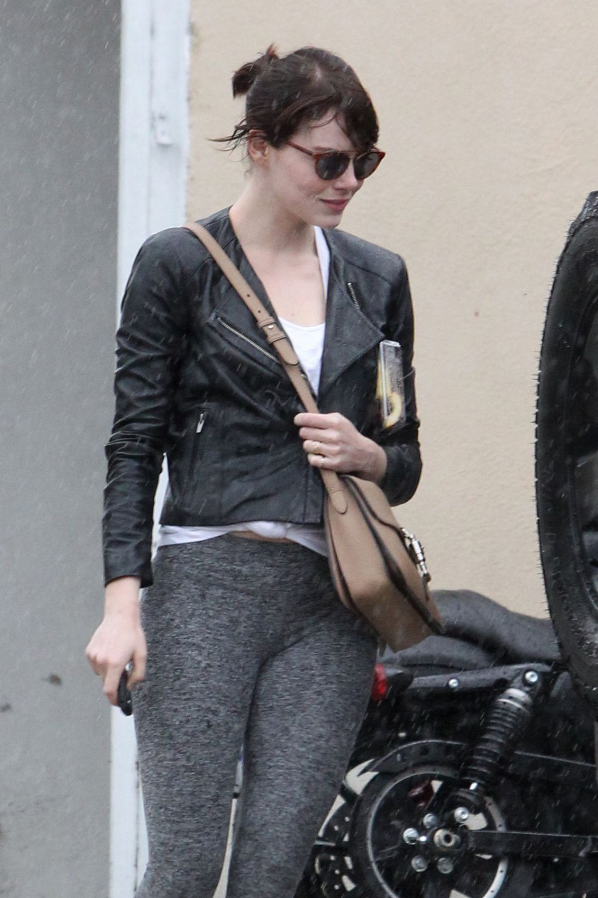 EMMA STONE Outside at a Gym in West Hollywood 04/09/2016 EMMA STONE Outside at a Gym in West Hollywood 04/09/2016