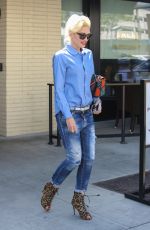 GWEN STEFANI Leaves Palm Restaurant in Beverly Hill 04/22/2016