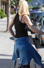 GWEN STEFANI Out and About in Burbank 04/16/2016