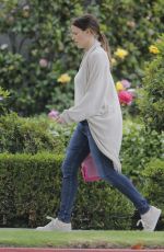 JENNIFER GARNER Out and About in Brentwood 04/22/2016