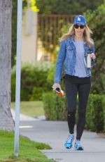 JENNIFER GARNER Out for Morning Walk in Los Angeles 04/27/2016