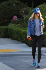 JENNIFER GARNER Out for Morning Walk in Los Angeles 04/27/2016