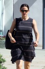 JENNIFER GARNER Out in Los Angeles 04/10/2016