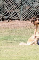 JENNIFER GARNER Walks Her Dog Out in Los Angeles 04/04/2016