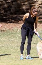 JENNIFER GARNER Walks Her Dog Out in Los Angeles 04/04/2016