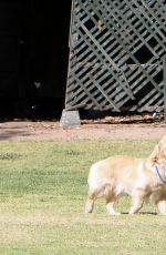 JENNIFER GARNER Walks Her Dog Out in Los Angeles 04/04/2016