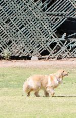 JENNIFER GARNER Walks Her Dog Out in Los Angeles 04/04/2016