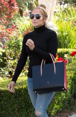 JENNIFER LOPEZ Out and About in Calabasas 04/25/2016