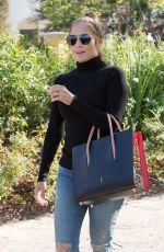 JENNIFER LOPEZ Out and About in Calabasas 04/25/2016