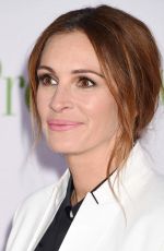 JULIA ROBERTS Arrives at ‘Mother’s Day’ Premiere in Los Angeles 04/13/2016