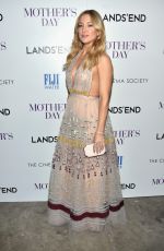 KATE HUDSON at 