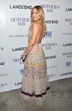 KATE HUDSON at 