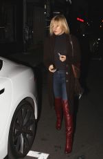 KATE HUDSON Out for Dinner at Carlitos Gardel Restaurant in West Hollywood 03/31/2016