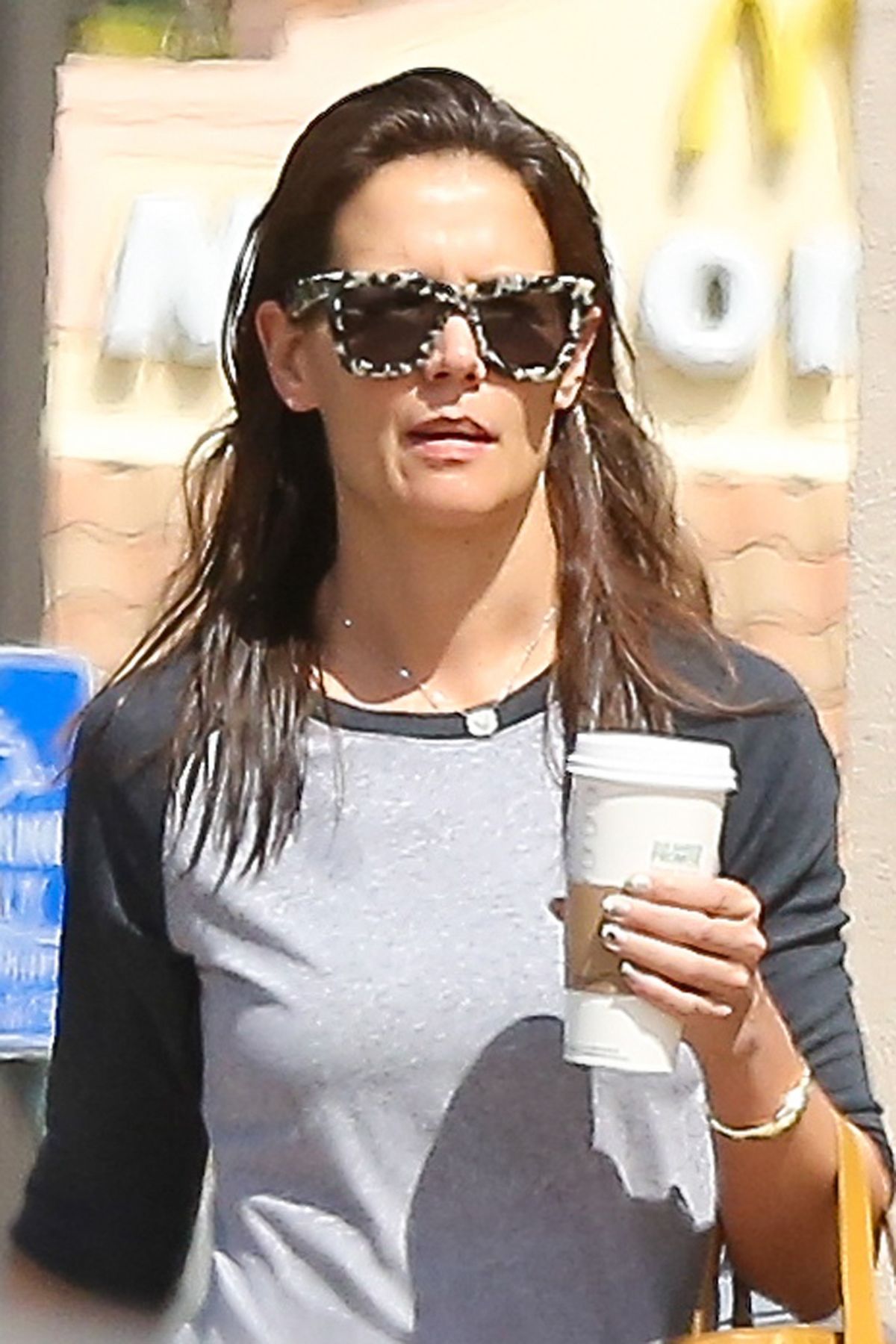 KATIE HOLMES Shopping Grocery in Calabasas 04/10/2016 – HawtCelebs