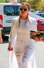 KHLOE KARDASHIAN Out and About in Calabasas 04/18/2016