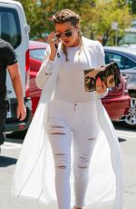 KHLOE KARDASHIAN Out and About in Calabasas 04/18/2016