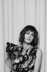 LIZZY CAPLAN in Lula Magazine, April 2016 Issue