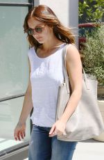 MINKA KELLY Out Shopping in Los Angeles 03/31/2016