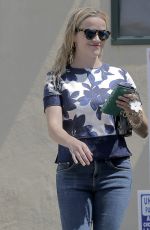 REESE WITHERSPOON Out and About in Santa Monica 04/12/2016