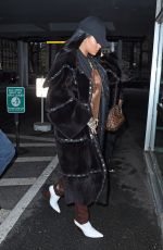 RIHANNA Leaves a Dentist