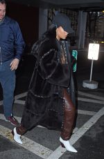 RIHANNA Leaves a Dentist