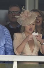 ROXANNE PALLETT and JORGIE PORTER at Aintree Race Coarse 04/09/2016