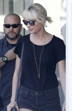 TAYLOR SWIFT at M Cafe in Beverly Hills 04/28/2016