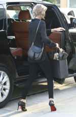TAYLOR SWIFT Out and About in Brentwood 04/05/2016