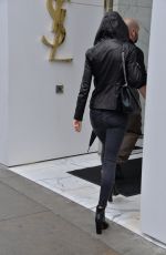TAYLOR SWIFT Shopping at Saint Laurent Store in Beverly Hills 04/07/2016