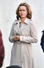 TEA LEONI on the Set of 