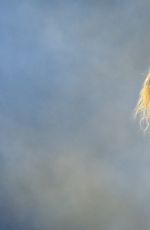 BEYONCE Performs at Her Tour at Pasadena