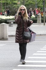 DAKOTA FANNING Shoping in Manhattan, 05/07/2016