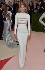 DOUTZEN KROES at Costume Institute Gala 2016 in New York 05/02/2016