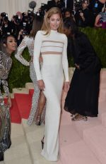 DOUTZEN KROES at Costume Institute Gala 2016 in New York 05/02/2016