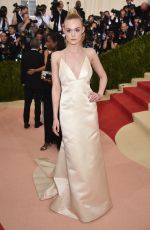 ELLE FANNING at Costume Institute Gala 2016 in New York 05/02/2016