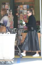 ELLEN POMPEO Shopping at Whole Foods Market in Los Angeles 05/09/2016