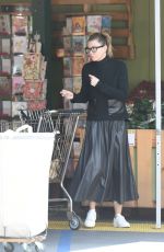 ELLEN POMPEO Shopping at Whole Foods Market in Los Angeles 05/09/2016