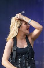 ELLIE GOULDING Performs at Radio 1