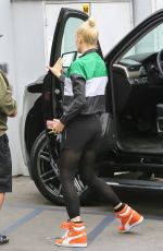 GWEN STEFANI Arrives at a Studio in Sherman Oaks 05/19/2016