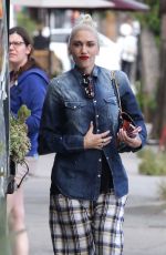 GWEN STEFANI Leaves a Nail Salon in Los Angeles 05/06/2016