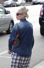 GWEN STEFANI Leaves a Nail Salon in Los Angeles 05/06/2016