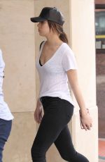 HAILEE STEINFELD Arrives at a Doctor