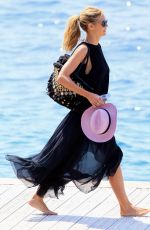 HEIDI  KLUM Arrives at Eden Roc Hotel in Antibes 05/17/2016